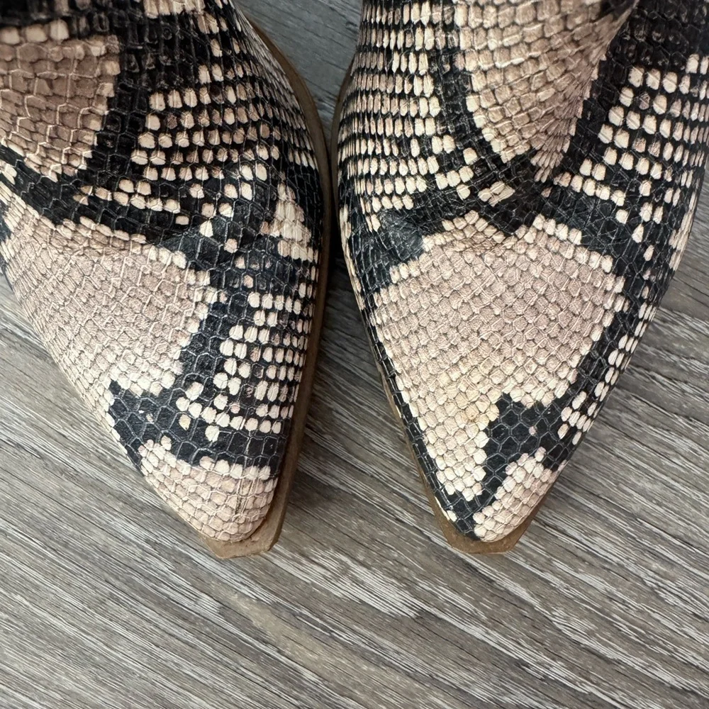 Steve Madden Camryn Snake Bootie Sz 7.5M